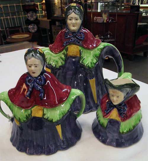 Antique-figurine-teaset